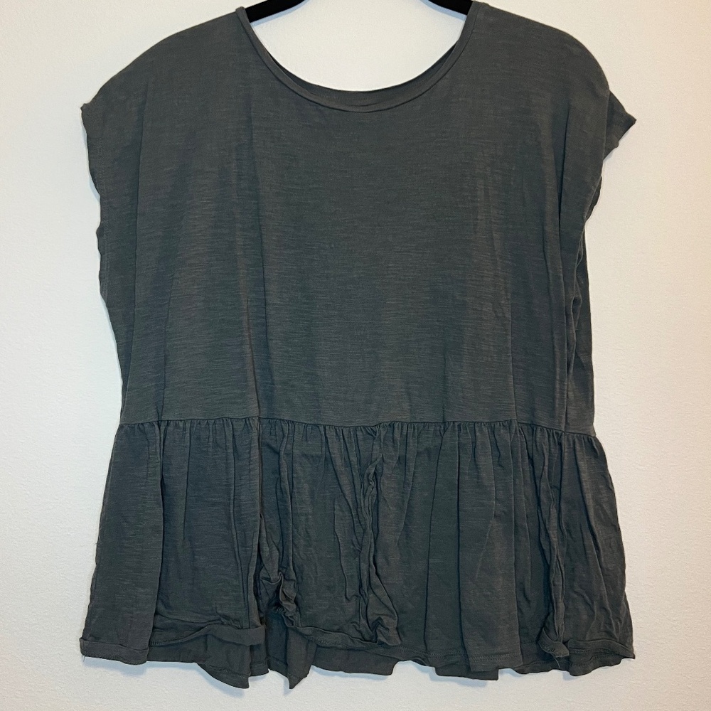 LOFT Gray Peplum Short Sleeve Top XS